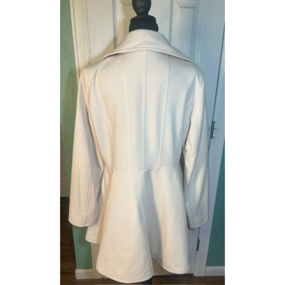 Laundry by Shelly Segal Ivory Double-Breasted Wool Skirted Coat Size Medium - Picture 4 of 10
